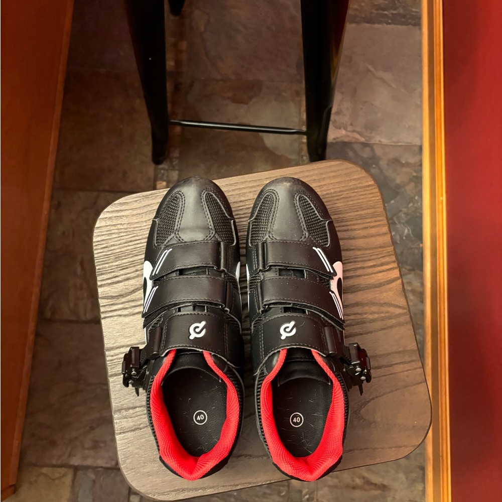 Women’s Size 40 Peloton cleats